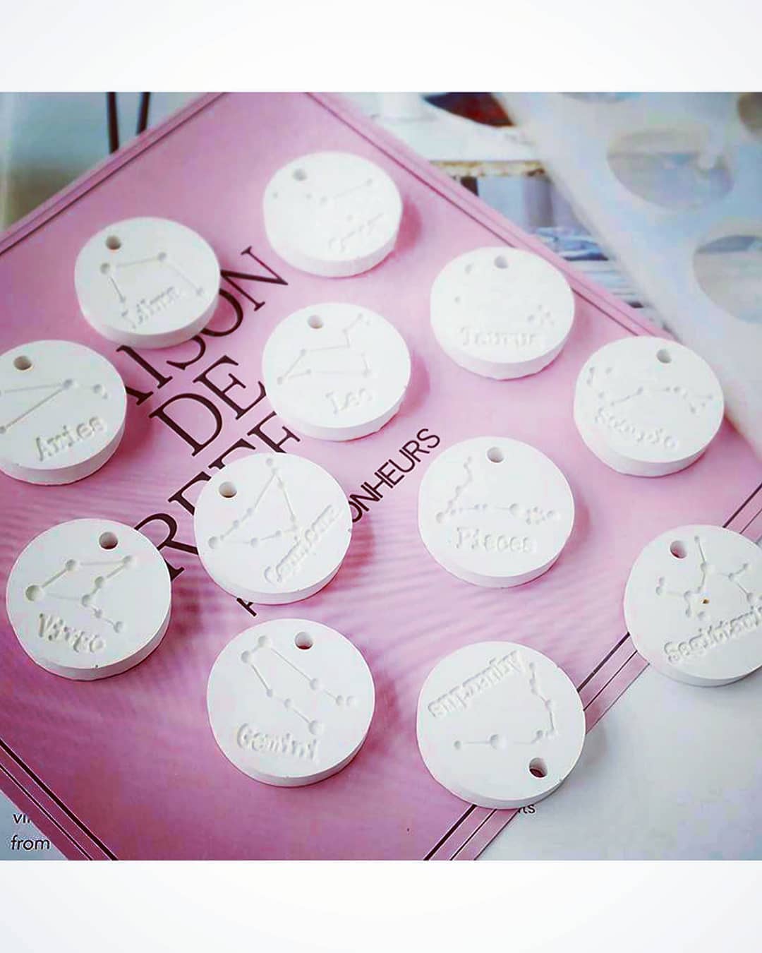  قالب پین دار ماه تولد (جدید)