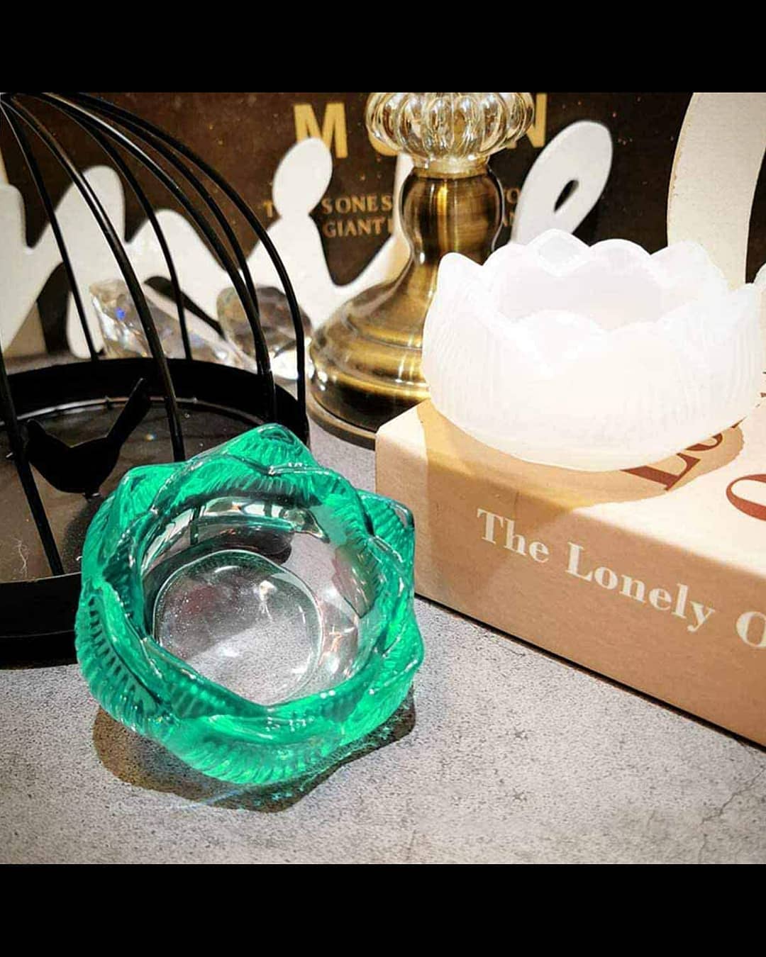  قالب جاشمعی طرح گل نیلوفر