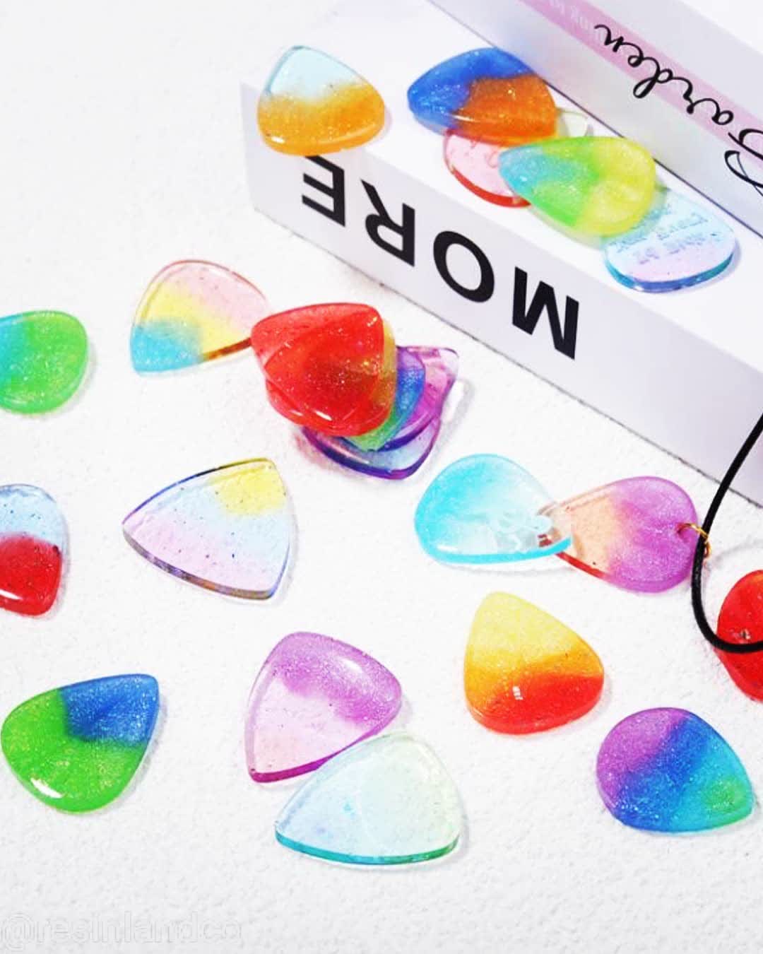  قالب پیک گیتار و هولدر پیک و گیتار