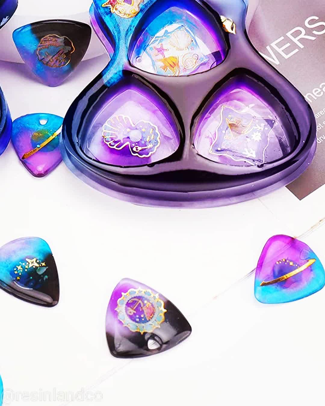  قالب پیک گیتار و هولدر پیک و گیتار