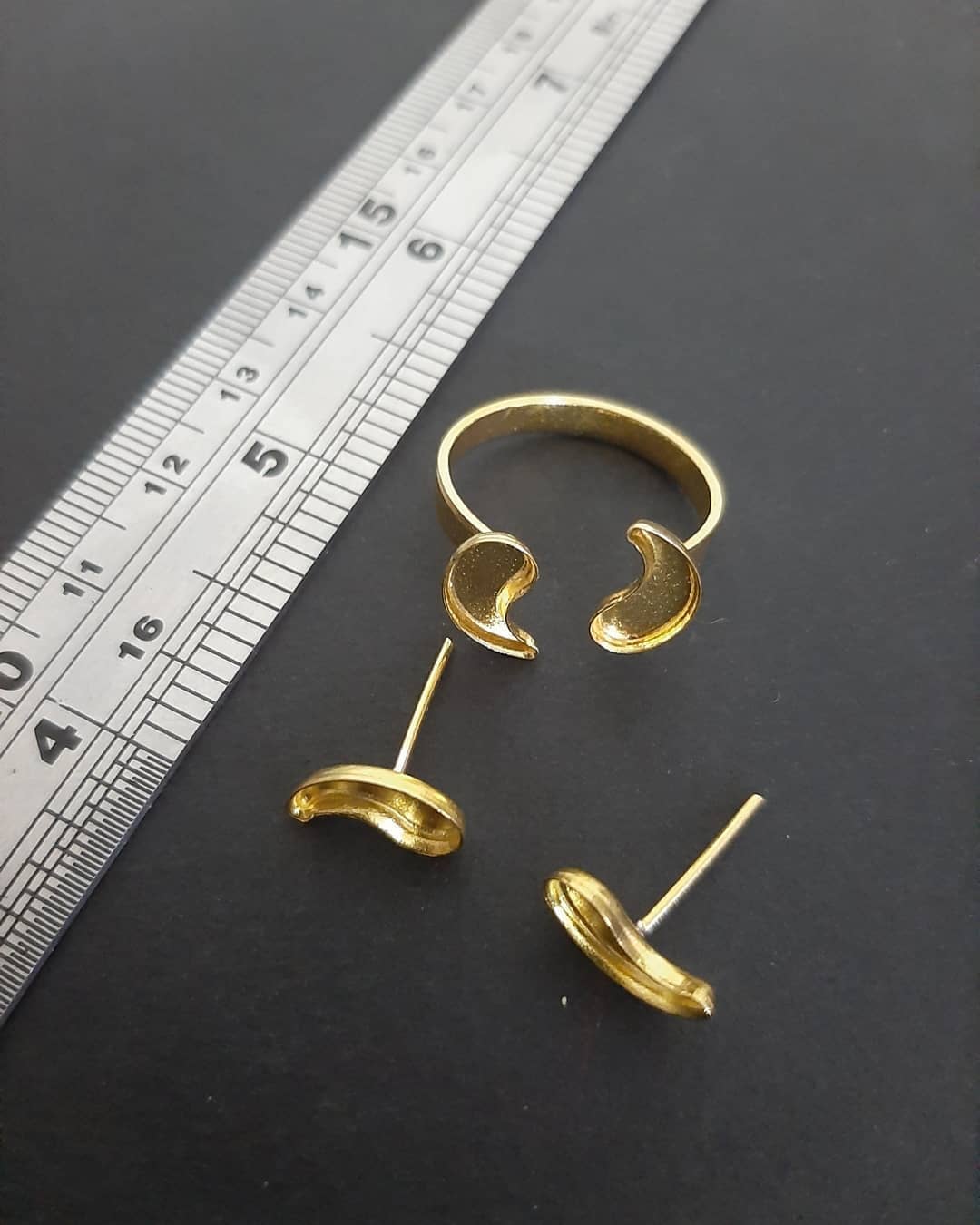 قاب دستبندکفه دار گل برنجی 