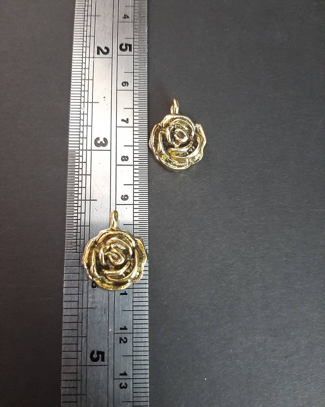  آویز فلزی گل رز