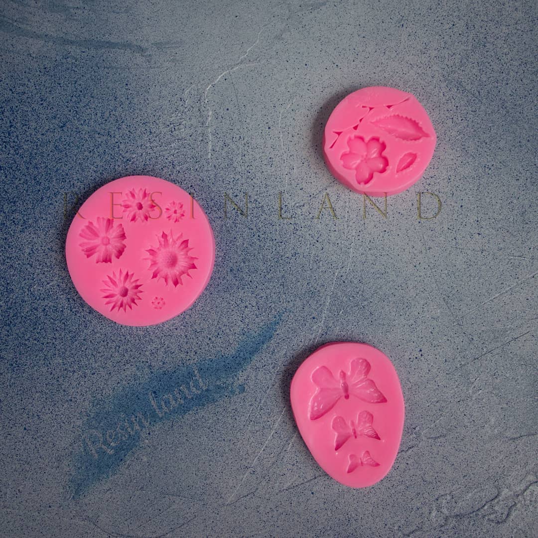 پروانه و گل 