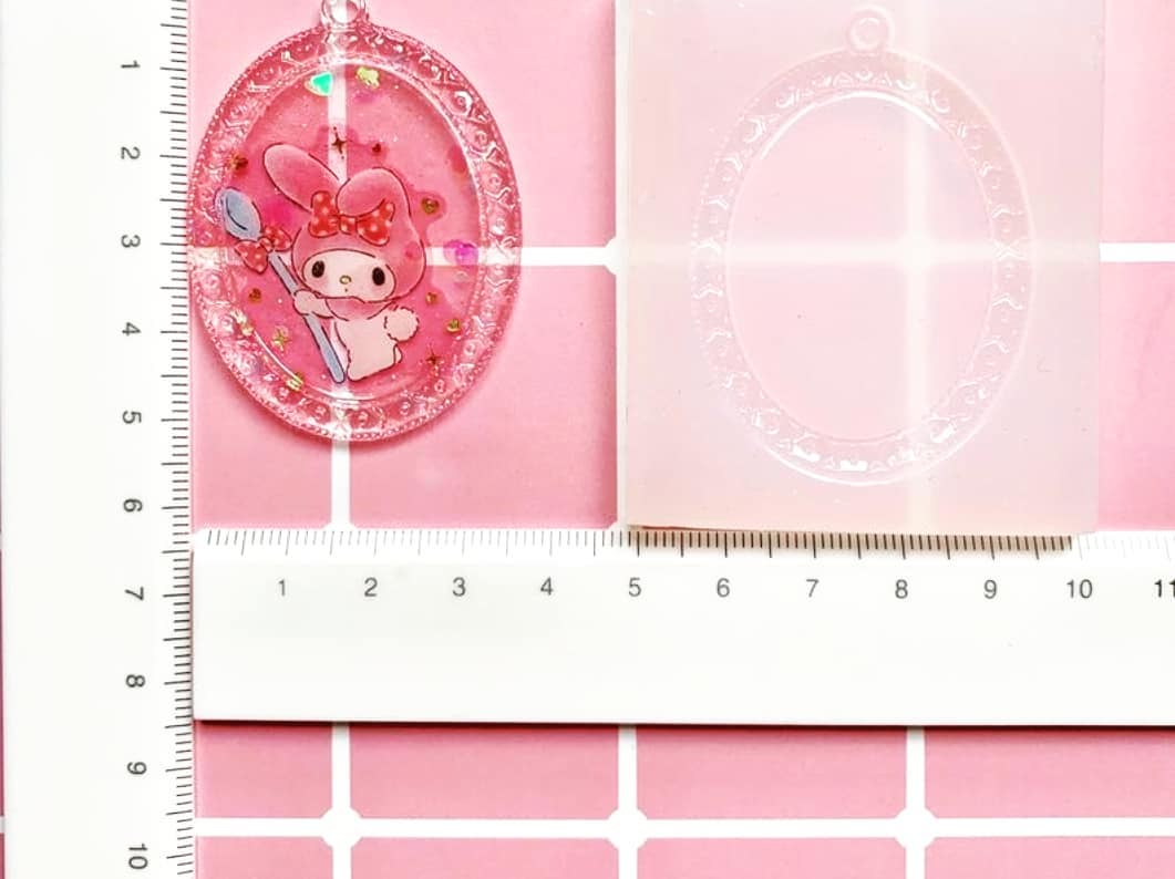  آویز (فانتزی)