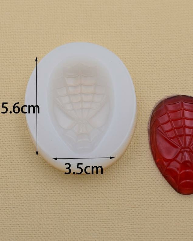  قالب سوپرمن، مرد عنکبوتی و بتمن