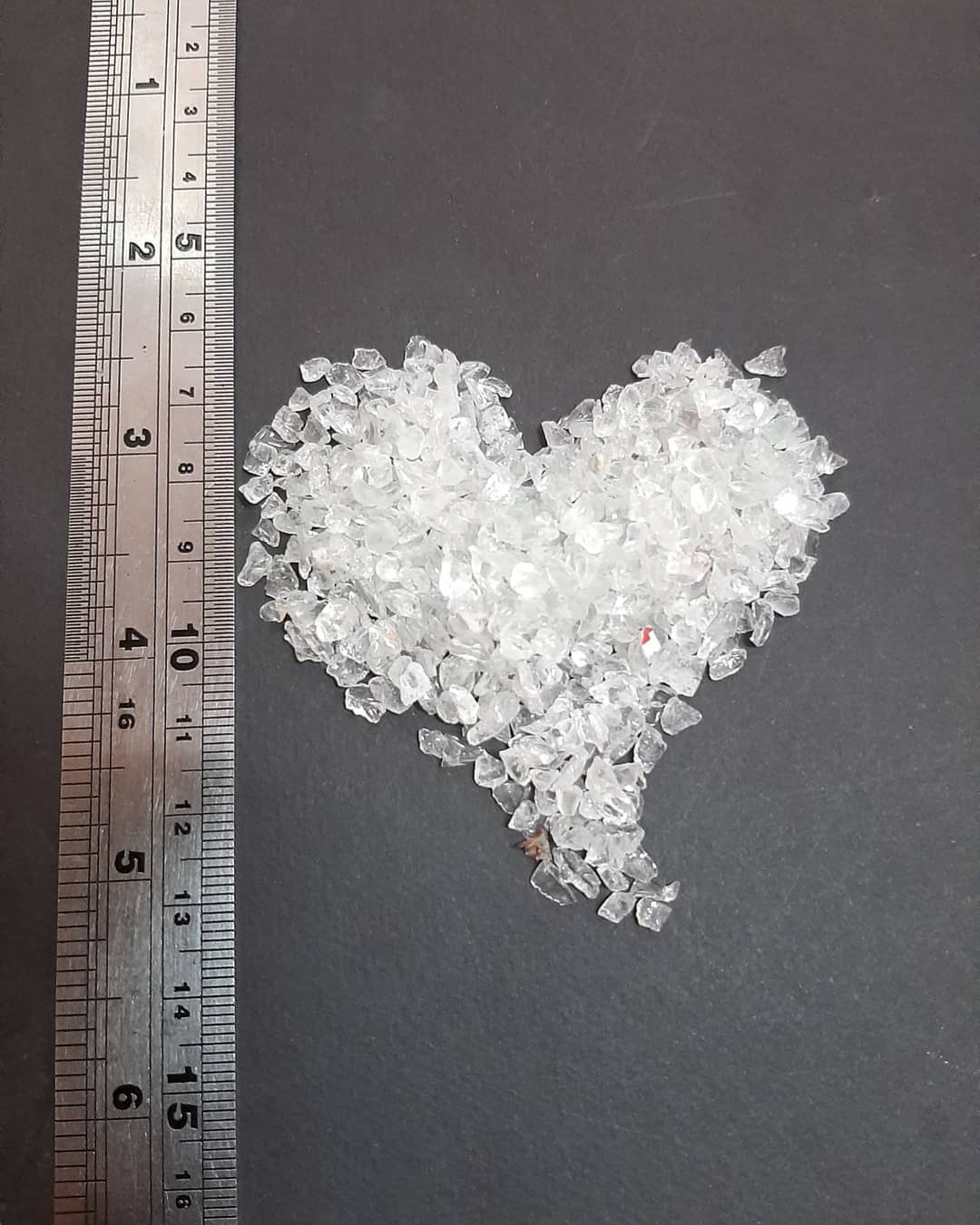  سنگ شیشه ای(بی رنگ)