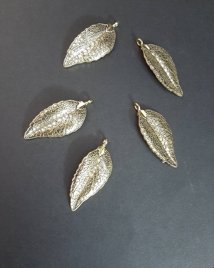 آویز فلزی برگ