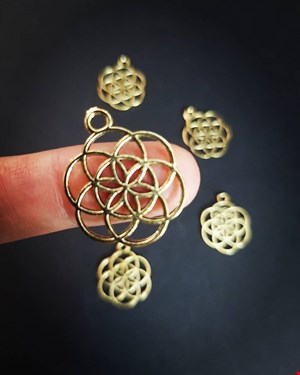 آویز فلزی گل