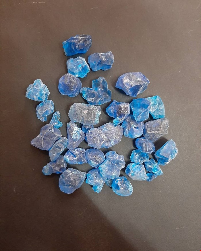 سنگ شیشه ای درشت(آبی)