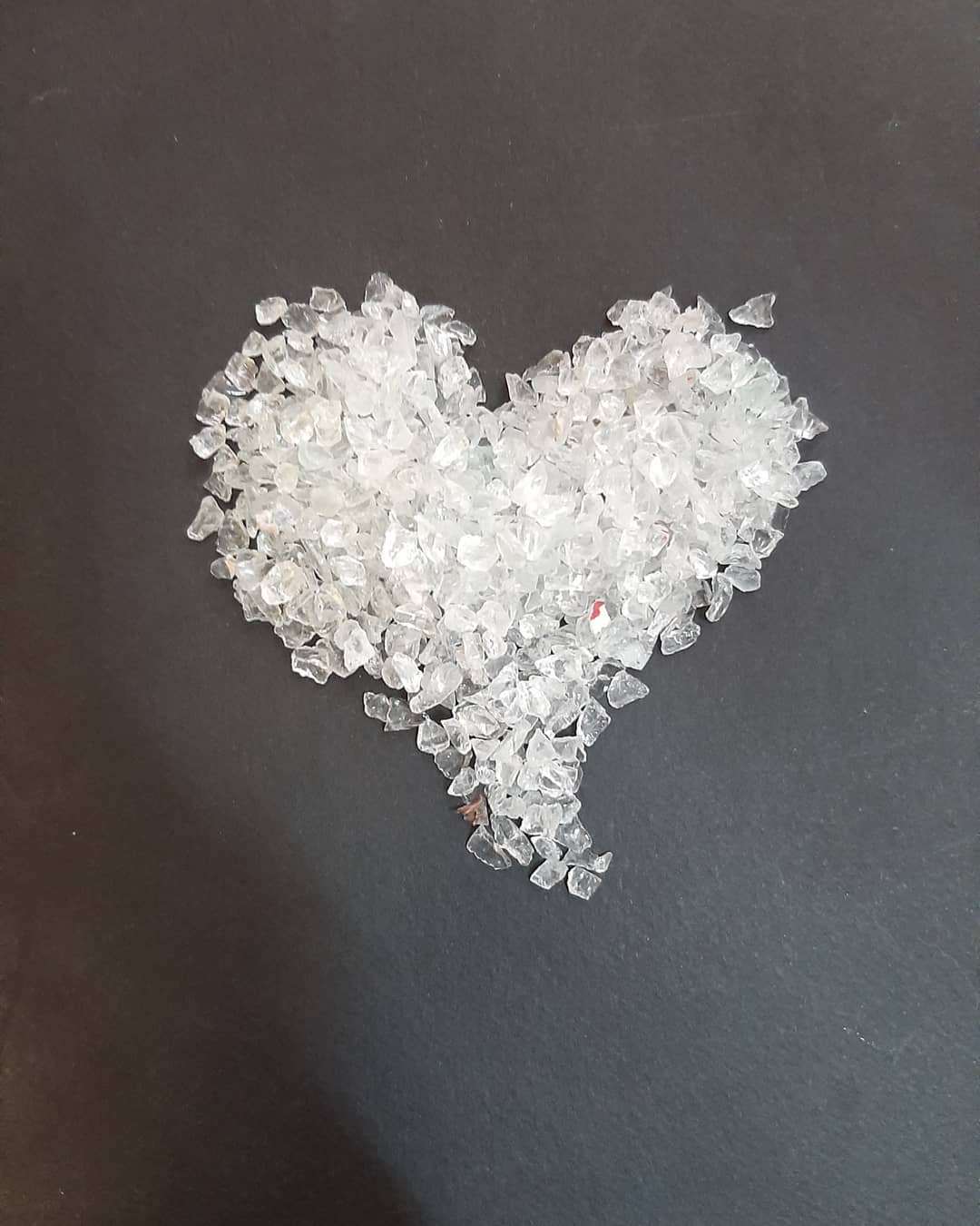 سنگ شیشه ای(بی رنگ)