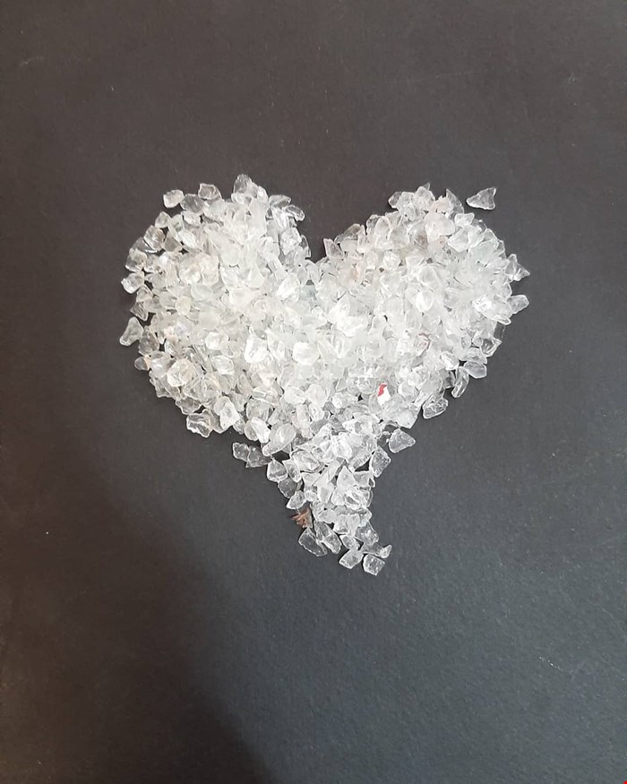 سنگ شیشه ای(بی رنگ)